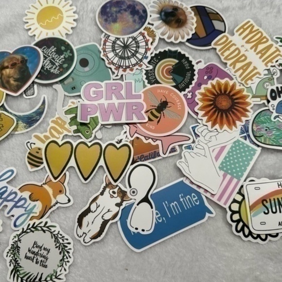 Bundle of 49 mixed stickers - Picture 1 of 3